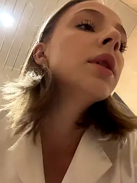 Snapshot of CaseyStar chatting on December 2, 2024, 10:28 am CaseyStar online show from December 2, 2024, 10:28 am