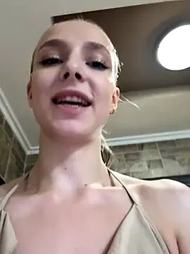 Snapshot of CaseyStar chatting on December 4, 2024, 1:53 pm CaseyStar online show from December 4, 2024, 1:53 pm