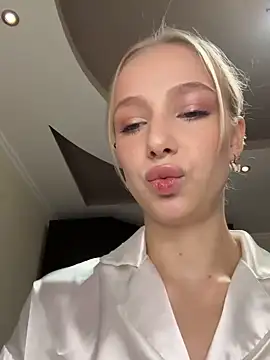 Snapshot of CaseyStar chatting on December 7, 2024, 9:06 am CaseyStar online show from December 7, 2024, 9:06 am