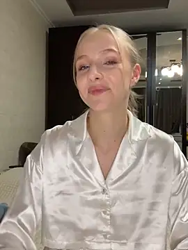 Snapshot of CaseyStar chatting on December 7, 2024, 3:19 pm CaseyStar online show from December 7, 2024, 3:19 pm