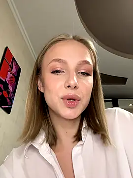 Snapshot of CaseyStar chatting on December 8, 2024, 11:35 am CaseyStar online show from December 8, 2024, 11:35 am