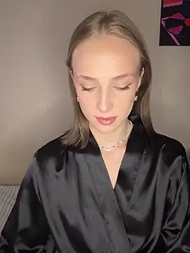 Snapshot of CaseyStar chatting on December 16, 2024, 12:16 pm CaseyStar online show from December 16, 2024, 12:16 pm