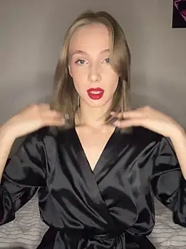 Snapshot of CaseyStar chatting on December 17, 2024, 11:39 am CaseyStar online show from December 17, 2024, 11:39 am