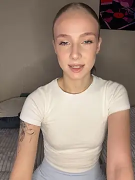 Snapshot of CaseyStar chatting on December 20, 2024, 10:38 am CaseyStar online show from December 20, 2024, 10:38 am