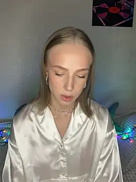 Snapshot of CaseyStar chatting on December 28, 2024, 1:49 pm CaseyStar online show from December 28, 2024, 1:49 pm