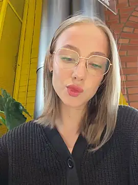 Snapshot of CaseyStar chatting on January 18, 2025, 9:13 am CaseyStar online show from January 18, 2025, 9:13 am