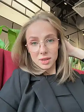 Snapshot of CaseyStar chatting on January 22, 2025, 12:49 pm CaseyStar online show from January 22, 2025, 12:49 pm