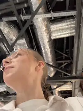 Snapshot of CaseyStar chatting on January 31, 2025, 9:16 am CaseyStar online show from January 31, 2025, 9:16 am