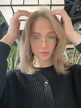 Snapshot of CaseyStar chatting on February 19, 2025, 9:28 am CaseyStar online show from February 19, 2025, 9:28 am