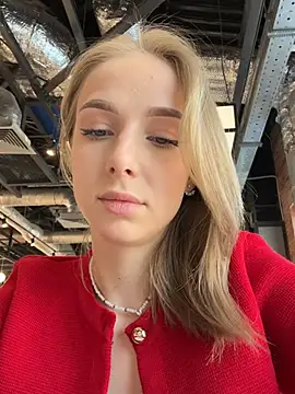 Snapshot of CaseyStar chatting on February 28, 2025, 9:36 am CaseyStar online show from February 28, 2025, 9:36 am