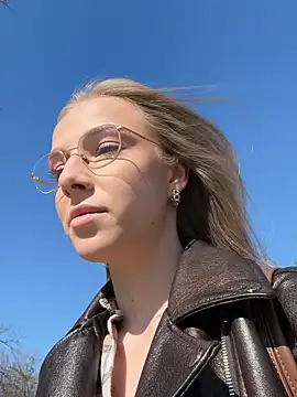 Snapshot of CaseyStar chatting on March 7, 2025, 9:18 am CaseyStar online show from March 7, 2025, 9:18 am