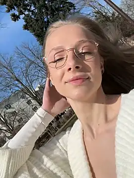 Snapshot of CaseyStar chatting on March 9, 2025, 9:35 am CaseyStar online show from March 9, 2025, 9:35 am