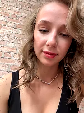 Snapshot of CaseyStar chatting on September 10, 2025, 12:49 pm CaseyStar online show from September 10, 2025, 12:49 pm