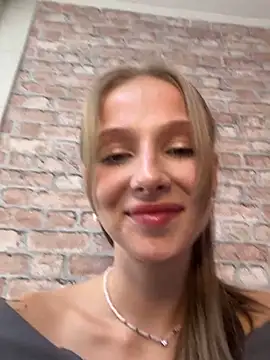 Snapshot of CaseyStar chatting on September 18, 2025, 1:13 pm CaseyStar online show from September 18, 2025, 1:13 pm