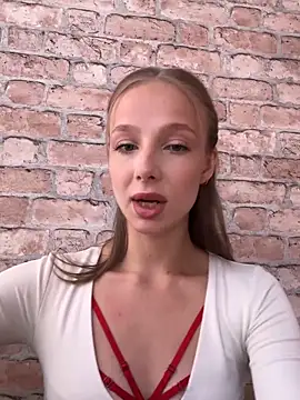 Snapshot of CaseyStar chatting on September 24, 2025, 11:35 am CaseyStar online show from September 24, 2025, 11:35 am