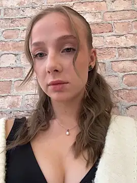 Snapshot of CaseyStar chatting on November 29, 2025, 12:19 pm CaseyStar online show from November 29, 2025, 12:19 pm