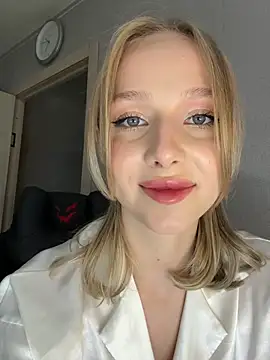 Snapshot of CaseyStar chatting on February 6, 2026, 3:48 pm CaseyStar online show from February 6, 2026, 3:48 pm