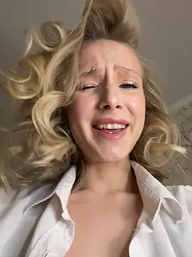 Snapshot of CaseyStar chatting on February 20, 2026, 2:39 pm CaseyStar online show from February 20, 2026, 2:39 pm