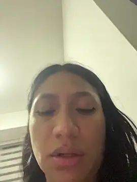 Im Little online show from November 6, 2025, 1:39 am