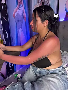 Im Little online show from December 3, 2025, 3:25 am