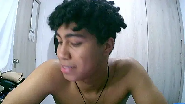 sexy diamante  online show from February 2, 2026, 2:32 am