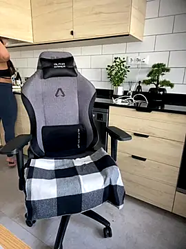 brazilianbbinuk online show from October 9, 2025, 12:36 pm