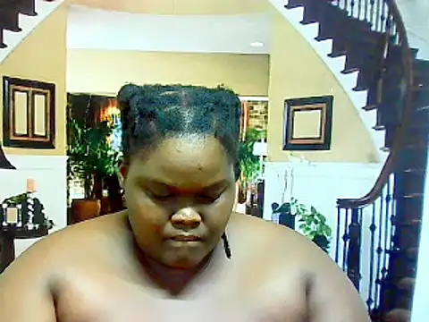 Snapshot of EbonyHotBuns chatting on February 25, 2025, 10:39 pm EbonyHotBuns online show from February 25, 2025, 10:39 pm