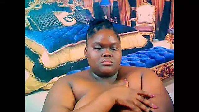 Snapshot of EbonyHotBuns chatting on March 18, 2025, 9:10 pm EbonyHotBuns online show from March 18, 2025, 9:10 pm