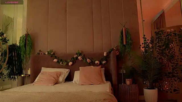 Smiley Mia online show from October 12, 2025, 5:06 am