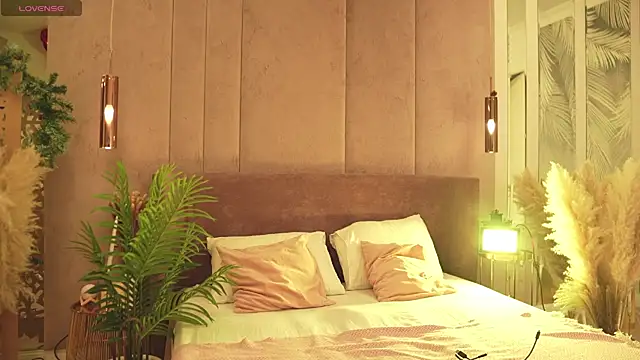 Smiley Mia online show from March 15, 2026, 5:13 am