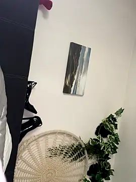 AlyssaHottv  online show from October 2, 2025, 7:48 am