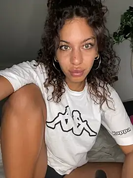 AlyssaHottv  online show from March 30, 2026, 9:38 pm