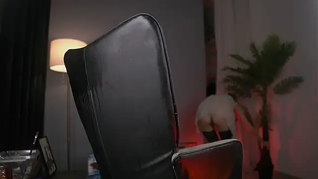 SerenaGrantt online show from March 22, 2026, 6:28 am