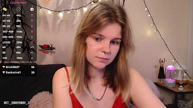 Snapshot of Moona_xx chatting on December 7, 2024, 10:06 pm Moona xx online show from December 7, 2024, 10:06 pm