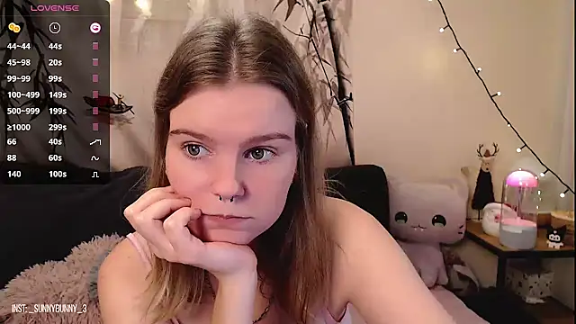 Snapshot of Moona_xx chatting on December 21, 2024, 9:15 pm Moona xx online show from December 21, 2024, 9:15 pm