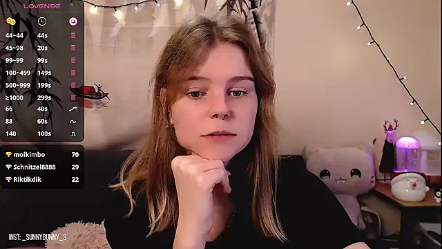 Snapshot of Moona_xx chatting on December 27, 2024, 2:36 am Moona xx online show from December 27, 2024, 2:36 am