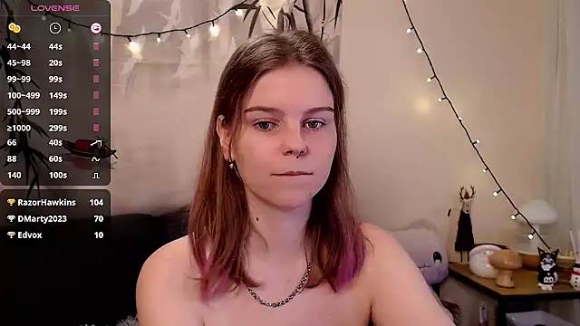 Snapshot of Moona_xx chatting on January 11, 2025, 1:06 am Moona xx online show from January 11, 2025, 1:06 am