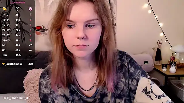 Snapshot of Moona_xx chatting on January 27, 2025, 9:44 pm Moona xx online show from January 27, 2025, 9:44 pm