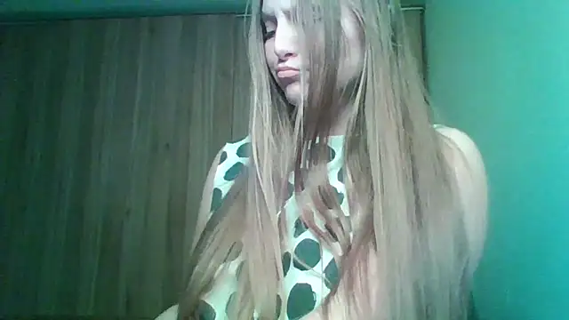 Evasapples online show from February 8, 2026, 6:55 pm