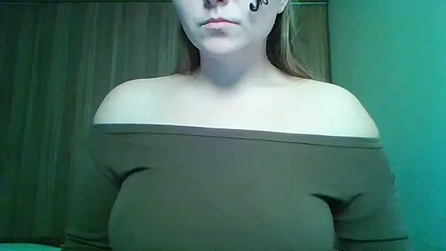 Evasapples online show from April 4, 2026, 10:07 pm