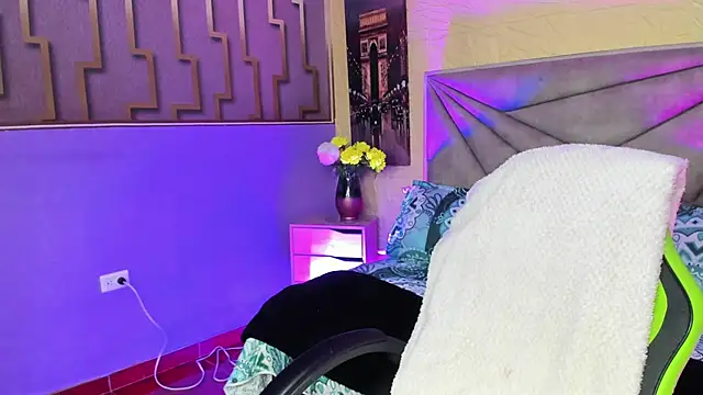 maria paulac online show from September 19, 2025, 4:58 am