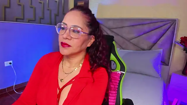 maria paulac online show from September 27, 2025, 5:01 am