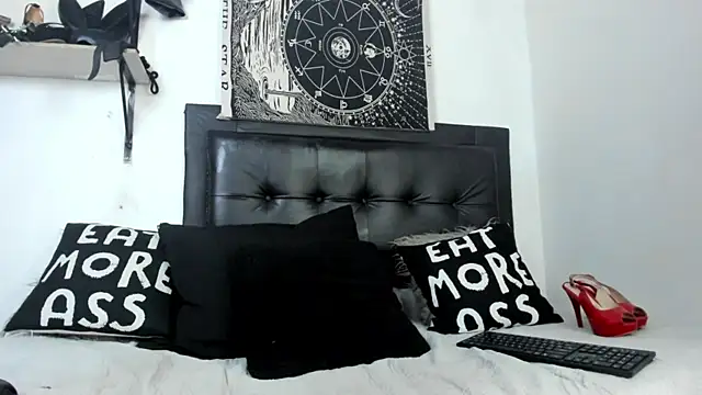 Snapshot of remyflux666 chatting on December 27, 2024, 11:21 pm remyflux666 online show from December 27, 2024, 11:21 pm