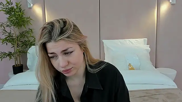 HelenaMorgan online show from February 5, 2025, 3:02 am