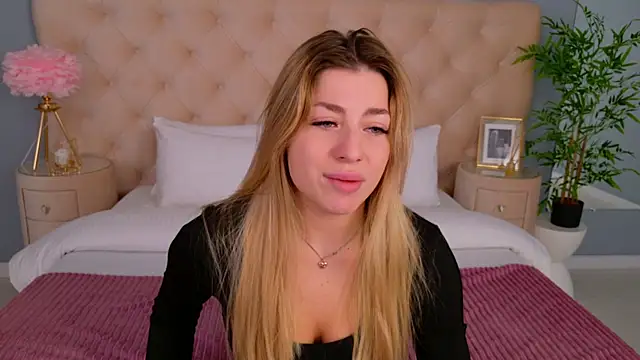 HelenaMorgan online show from September 24, 2025, 3:10 am