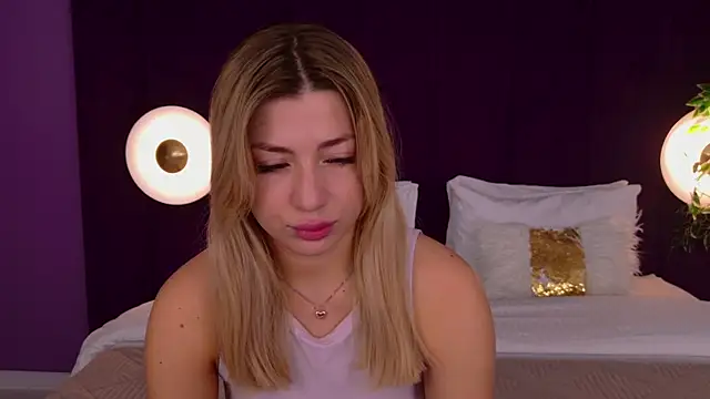 HelenaMorgan online show from October 9, 2025, 3:04 am