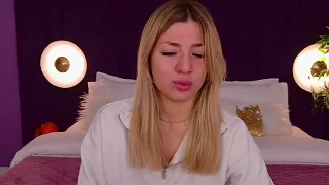 HelenaMorgan online show from October 21, 2025, 3:07 am