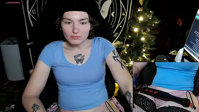 Snapshot of BrandiWRLD_999 chatting on December 10, 2024, 9:22 pm BrandiWRLD 999 online show from December 10, 2024, 9:22 pm