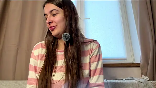 elisa moon online show from May 17, 2026, 2:57 pm