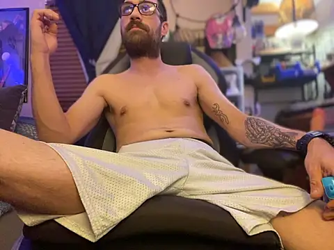 Snapshot of slutty_guy12 chatting on January 28, 2025, 3:04 am slutty guy12 online show from January 28, 2025, 3:04 am